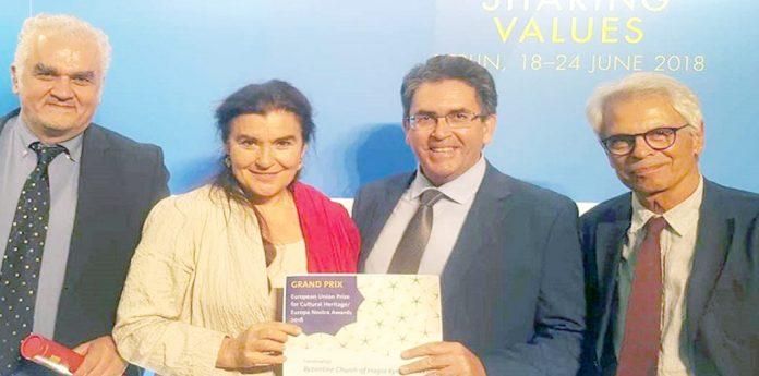 Naxos politistiki mast