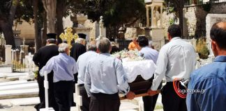 Σε κλίμα συγκίνησης το τελευταίο αντίο στη μητέρα του δημάρχου Σύρου Ερμούπολης Νίκου Λειβαδάρα
