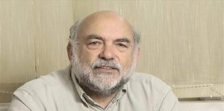 Ο Νίκος Συρμαλένιος στο πλευρό της Χρύσας Καραγιάννης