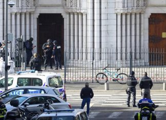 Γαλλία – Νίκαια: Τρομοκρατική επίθεση – Αποκεφάλισαν γυναίκα έξω από εκκλησία -Τρεις νεκροί και πολλοί τραυματίες