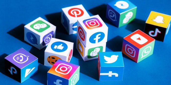 social media mast