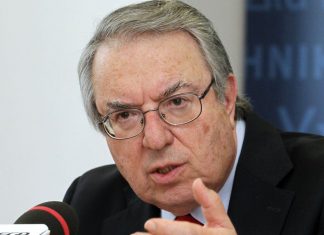 Μπαμπινιώτης: Εξηγεί τι σημαίνει το όνομα του Χριστού