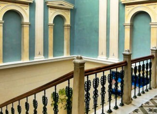 Ολοκληρώθηκαν οι εργασίες στο εσωτερικό του Δημοτικού Μεγάρου (28 χρόνια πριν, 1998)