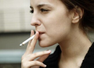 Τέλος το κάπνισμα για τη νέα γενιά στη Νέα Ζηλανδία μέχρι το 2025