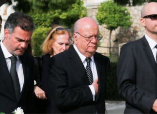 Γ. Κατσαρός: “Πέθανε η γυναίκα μου και έμεινα 10 μήνες σε ξενοδοχείο» (VIDEO)