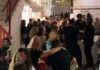 Κορονοπάρτι στη Μύκονο: Γέμισαν τα Ματογιάννια από νέους (Video)