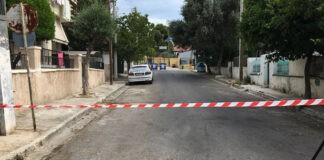 Δολοφονία 64χρονης έξω από το σπίτι της – Οι Αρχές αναζητούν τον σύζυγό της (VIDEO)
