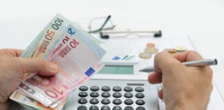 Εισοδήματα: Τι δείχνουν οι εκκαθαρίσεις των φορολογικών δηλώσεων