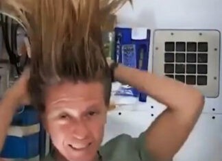 Viral έγινε το λούσιμο μιας αστροναύτισσας στο διάστημα (vid)