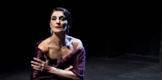 Μίνα Χειμωνά: «Όταν έχασα τον πατέρα μου, τον τοποθέτησα στο κοινό και του έδωσα τον λόγο» (VIDEO)