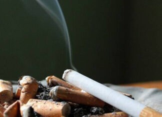 Ένα τσιγάρο για να πάνε τα φαρμάκια κάτω – Η επικαιρότητα με εύθυμη διάθεση