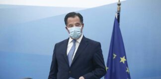 Γεωργιάδης: Το φακελάκι στα χειρουργεία «αντί να συμβαίνει παράνομα, θα συμβαίνει νόμιμα και θεσμικά»!