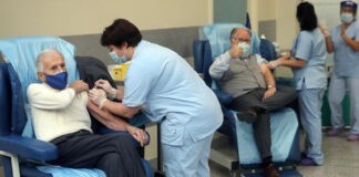 Τη Δευτέρα οι ανακοινώσεις για την τρίτη δόση σε υγειονομικούς και άνω των 60 ετών