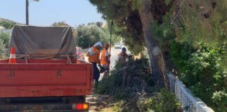 Σύρος: Πυρετώδεις εργασίες καθαρισμών των δρόμων στη Βάρη