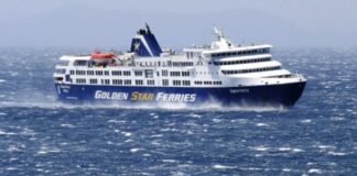 Τήνος: Με ανέμους πάνω από 10 μποφόρ έδεσε πλοίο στο λιμάνι (VIDEO)