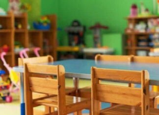 «Ξέχασαν» κοριτσάκι 2 ετών σε σχολικό λεωφορείο – Έμεινε κλεισμένο στο όχημα για 4 ώρες
