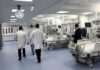 Χάος στο νοσοκομείο Αγρινίου: 50 ανεμβολίαστοι υγειονομικοί σε αναστολή και άλλοι 40 σε αναρρωτική άδεια