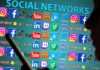 Έρευνα: 2 στους 3 Έλληνες χαζεύουν άσκοπα στα social media