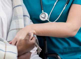 Ανοίγουν 658 θέσεις για εξειδίκευση νοσηλευτών στα νοσοκομεία: Οι θέσεις ανά Υγειονομική Περιφέρεια