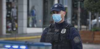 Εννέα μολότοφ είχαν σε σακίδιο δύο ανήλικοι που συνελήφθησαν στο κέντρο της Αθήνας!