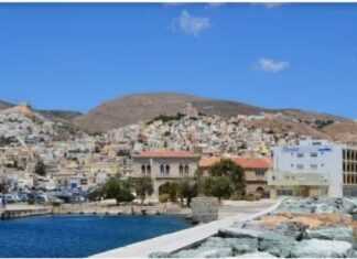 Επίσκεψη μητροπολίτη Γλυφάδας Παύλου Τσαούσογλου στη Σύρο (23 χρόνια πριν, 2003)