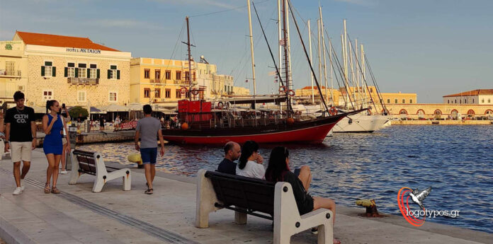 touristes limani septemvris mast