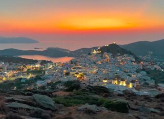 Το «ανερχόμενο αστέρι» της Μεσογείου – Αποθέωση για το κυκλαδίτικο νησί με τα δύο πρόσωπα