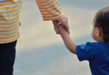 Δημογραφική κατάρρευση: Κατά 44% μειώθηκαν οι γεννήσεις στην Ελλάδα μέσα σε 20 χρόνια