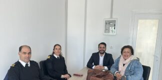 Συνάντηση με τη Λιμενάρχη Θήρας πραγματοποίησε η Ένωση Ξενοδόχων Σαντορίνης