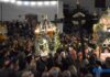 Χιλιάδες πιστοί τη Μεγάλη Παρασκευή στη Νάξο – Η εντυπωσιακή συνάντηση των Επιταφίων (video+φώτος)