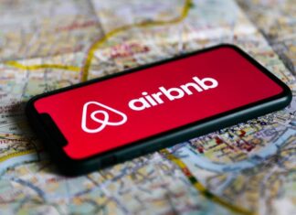 Airbnb: Ξεκίνησαν οι πρώτοι έλεγχοι σε 1.500 καταλύματα