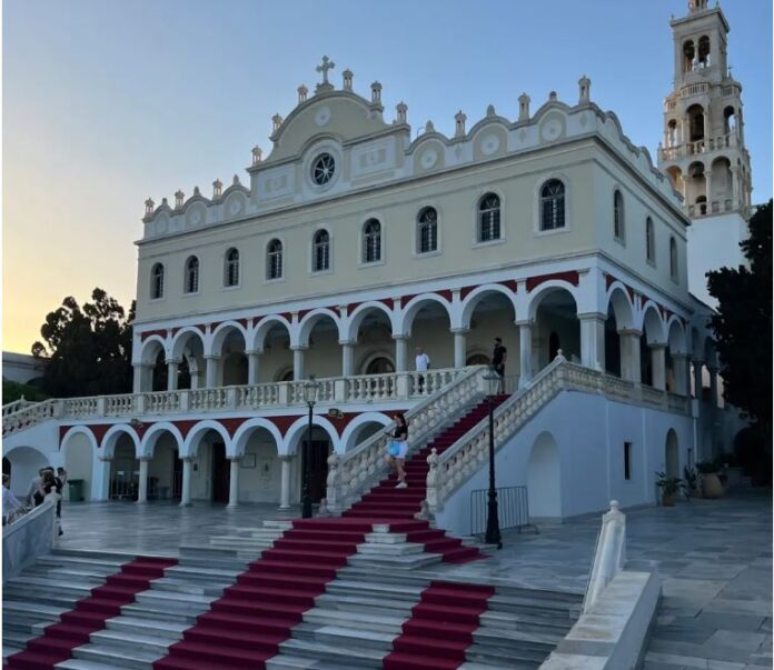 panagia tinou