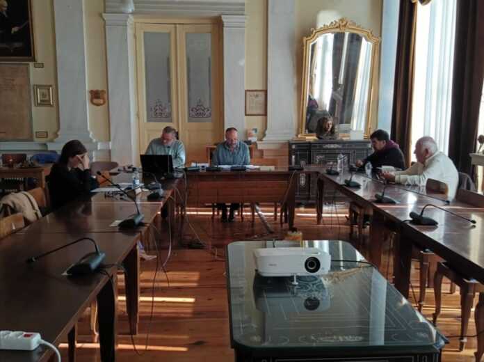 dimotiki epitropi1111