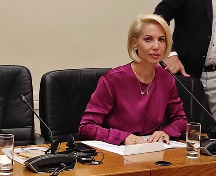 ΦΩΤΟ ΜΟΝΟΓΥΙΟΥ