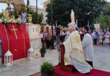 Με λαμπρότητα ο εορτασμός της Αγίας Δωρεάς στην Ερμούπολη: Για πρώτη φορά δοξολογία στην πλατεία Μιαούλη