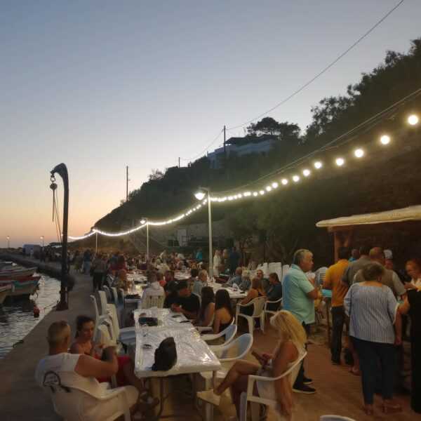 Εορτασμός των Αποστόλων Πέτρου και Παύλου στη Σύρο – Τίμησαν τους δύο Αγίους στο Στρατόπεδο και στο Κίνι