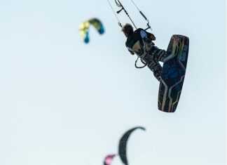 Η Πάρος στους κορυφαιους προορισμους για kite surfing με αναγνωριση απο την tui musement και το euronews